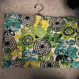 Vera Bradley hanging organizer-jewellery, make up, toiletries items new with tag